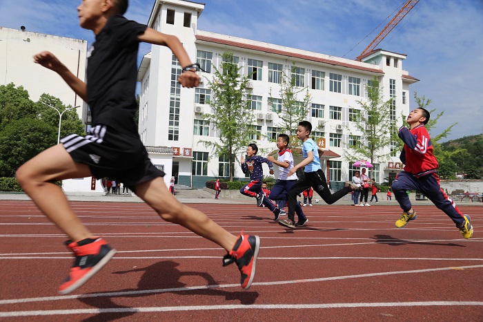 龙江小学隆重举行2019年春季田径运动会